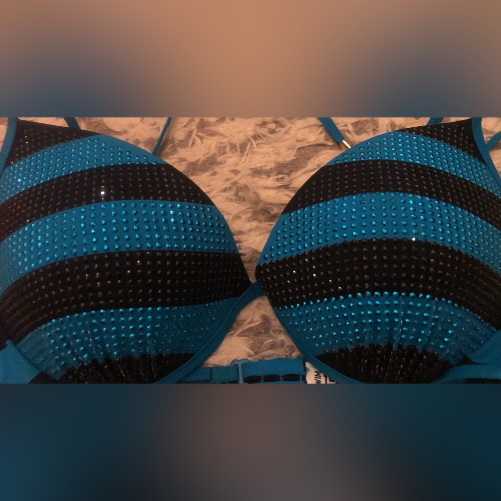 VS- Pink New Fancy Swim Bikini!!